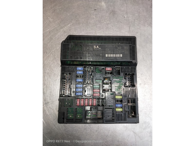 Recambio de caja reles / fusibles para nissan navara pick-up d23 2.3 dci referencia OEM IAM 284B75JK1C 6776200558 190309
