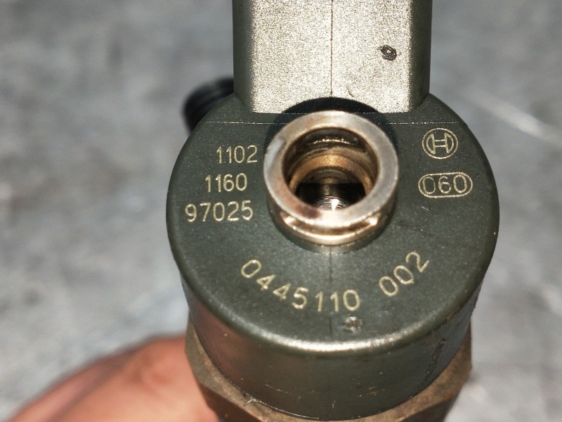 Recambio de inyector para lancia lybra berlina 1.9 jtd referencia OEM IAM 0445110002  BOSCH
