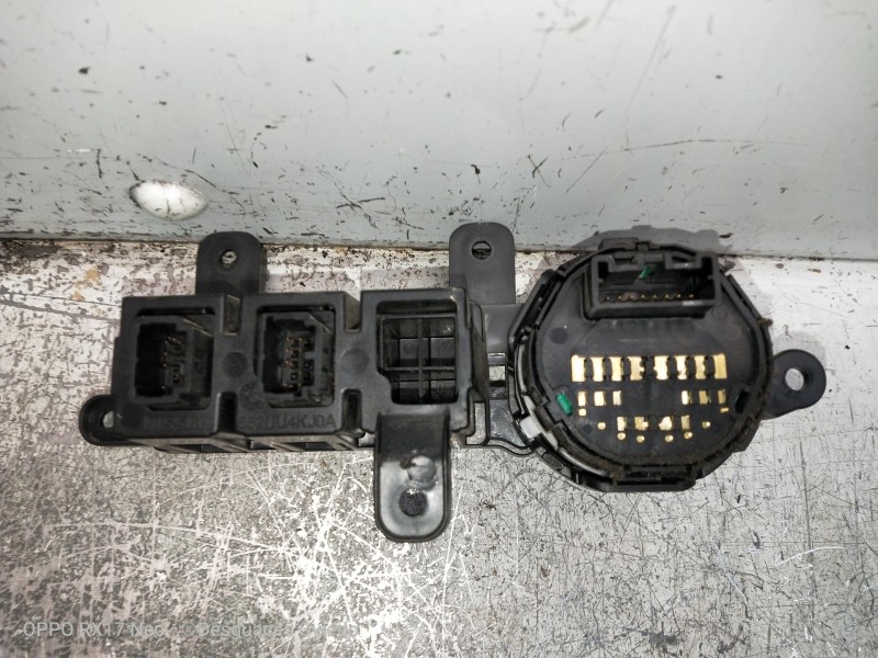 Recambio de mando multifuncion para nissan navara pick-up d23 2.3 dci referencia OEM IAM 682UU4KJ0A  