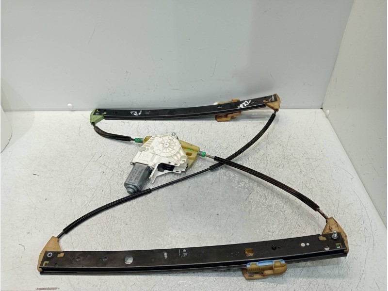 Recambio de elevalunas trasero izquierdo para audi q7 (4l) 3.0 tdi (176kw) referencia OEM IAM   