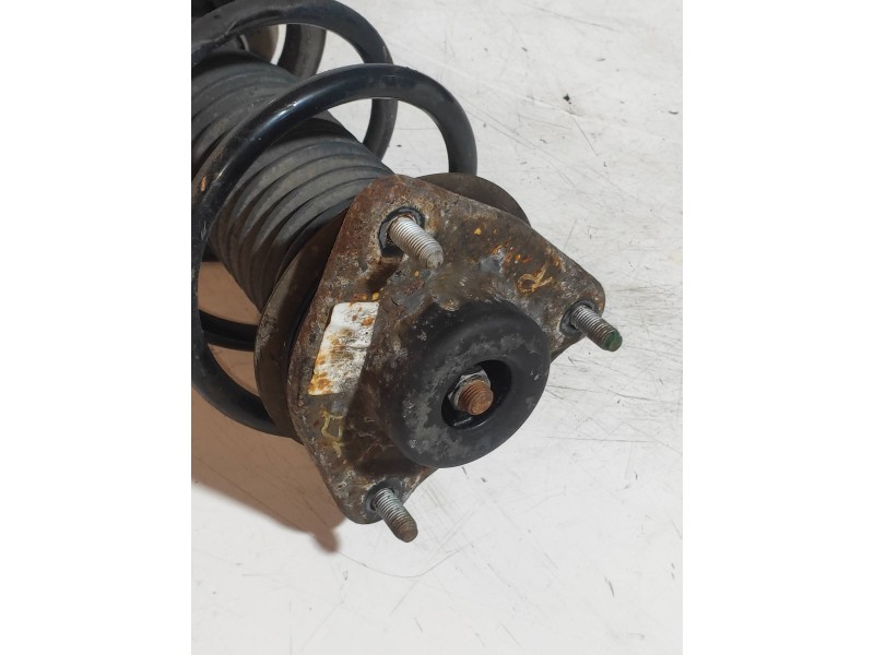 Recambio de amortiguador delantero derecho para hyundai i40 cw gl tecno referencia OEM IAM 546513Z130  