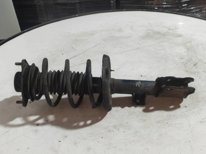 Recambio de amortiguador delantero izquierdo para hyundai i40 cw gl tecno referencia OEM IAM 546513Z230  
