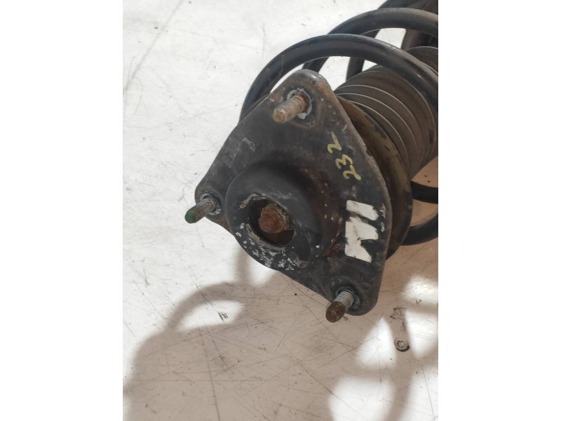 Recambio de amortiguador delantero izquierdo para hyundai i40 cw gl tecno referencia OEM IAM 546513Z230  