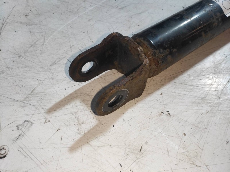 Recambio de amortiguador trasero derecho para hyundai i40 cw gl tecno referencia OEM IAM 553113Z110  