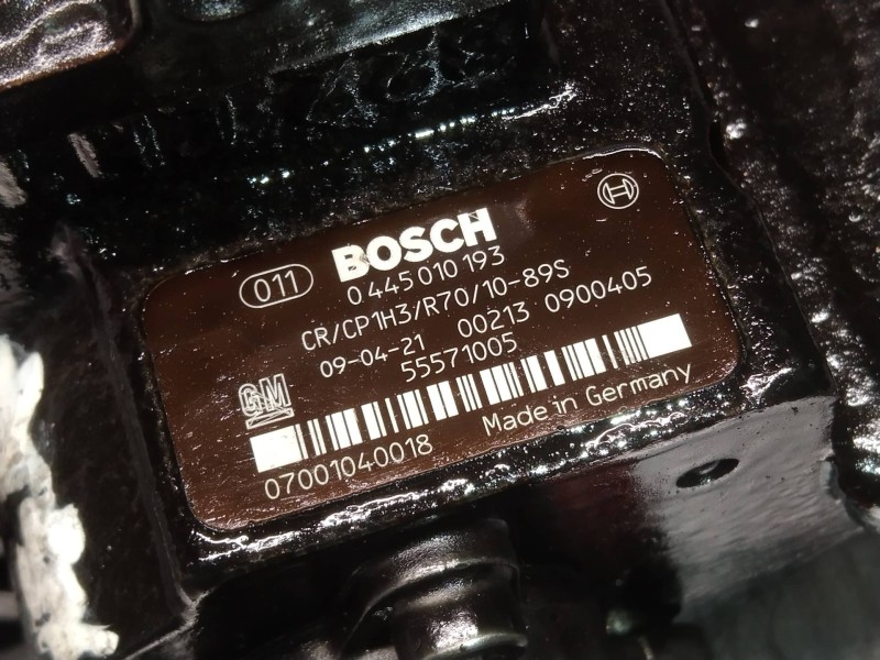 Recambio de bomba inyeccion para opel insignia berlina cosmo referencia OEM IAM 0445010193 55571005 