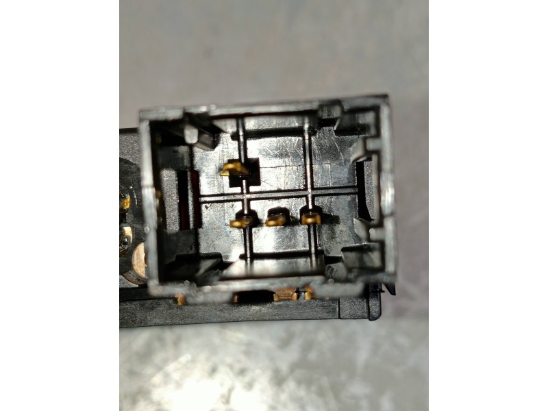 Recambio de modulo electronico para renault kangoo profesional referencia OEM IAM 7700841235 REGULADOR LUCES