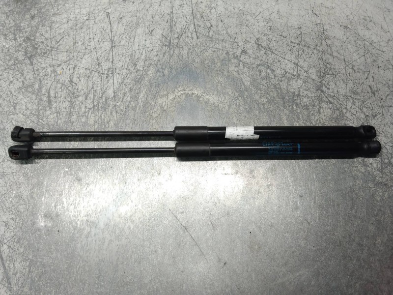 Recambio de amortiguadores maletero / porton para renault clio grandtour dynamique referencia OEM IAM 8200583852  0580N