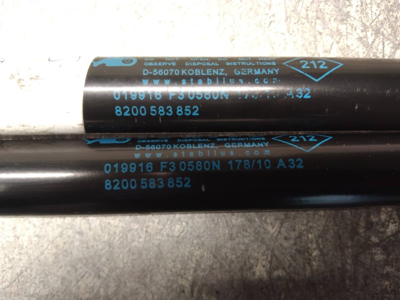 Recambio de amortiguadores maletero / porton para renault clio grandtour dynamique referencia OEM IAM 8200583852  0580N