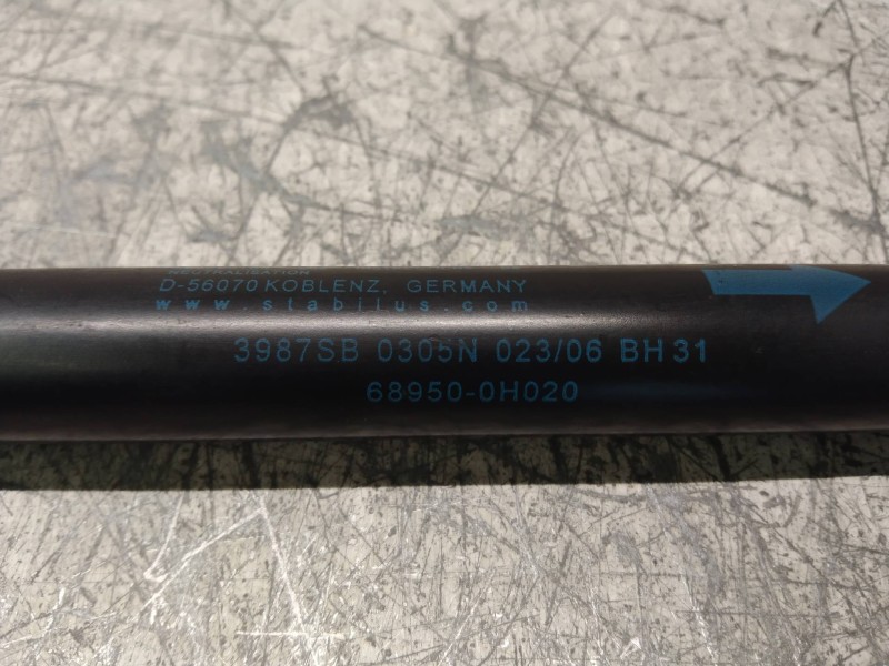 Recambio de amortiguadores maletero / porton para peugeot 107 básico referencia OEM IAM 689500H020  0305N