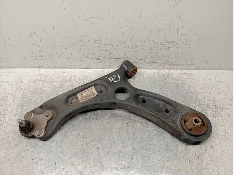 Recambio de brazo suspension inferior delantero izquierdo para hyundai elantra (ad)(2016) tecno referencia OEM IAM 54500F2000  