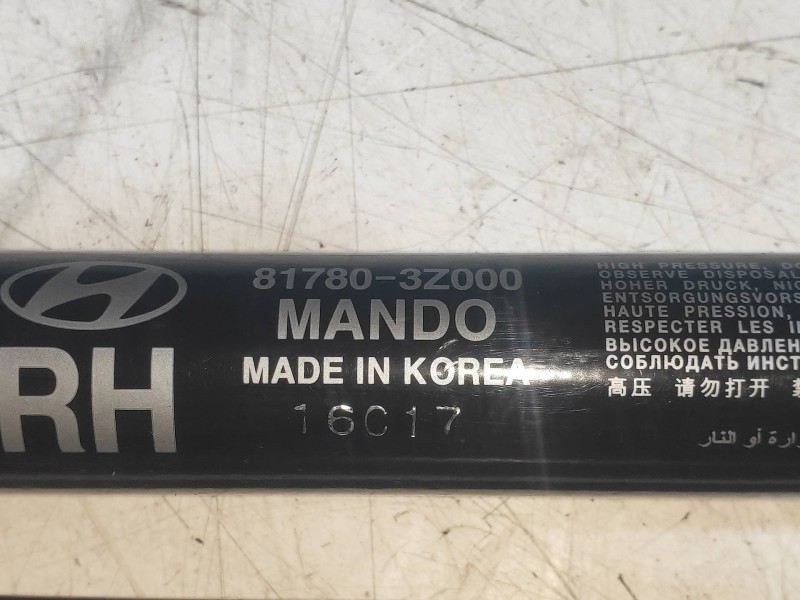 Recambio de amortiguadores maletero / porton para hyundai i40 cw gl tecno referencia OEM IAM 817703Z000 817803Z000 
