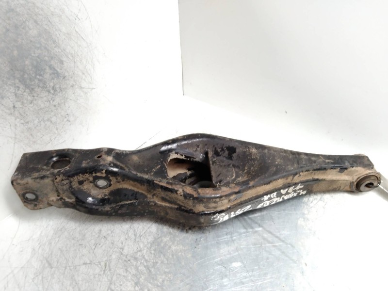 Recambio de brazo suspension inferior trasero derecho para mitsubishi montero (v60/v70) 2.5 td cat referencia OEM IAM   