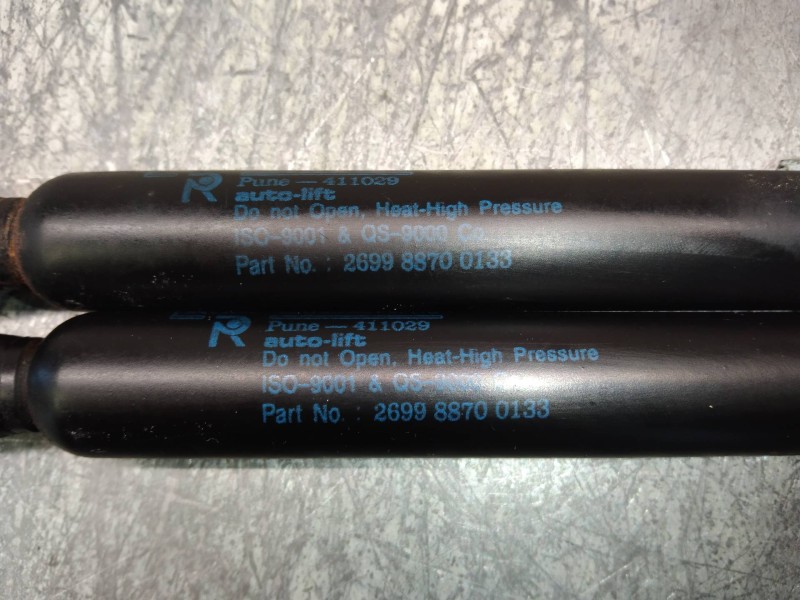 Recambio de amortiguadores capo para tata safari 1.9 td referencia OEM IAM 269988700133  