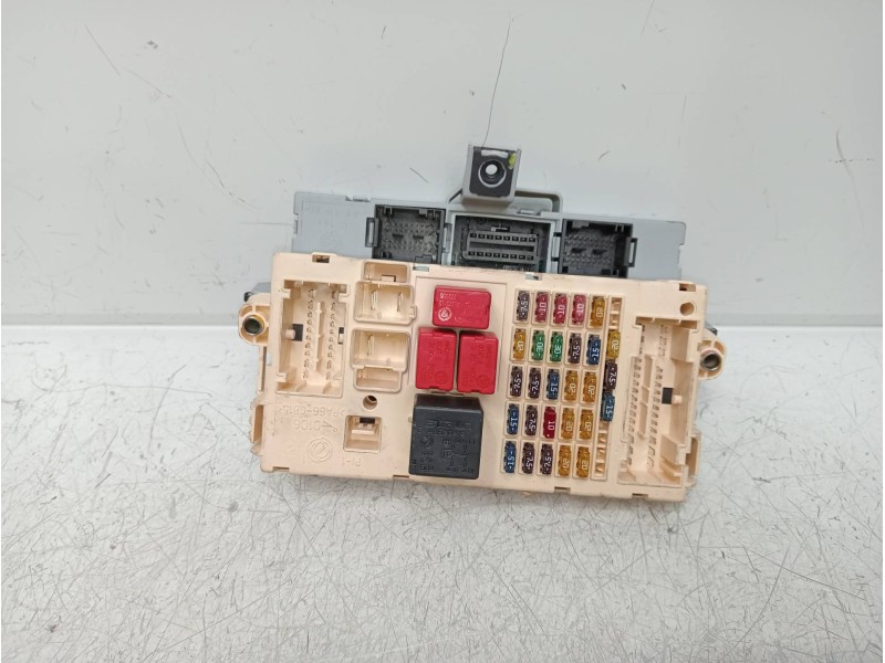 Recambio de caja reles / fusibles para fiat stilo (192) 1.9 multijet 140 m.schumacher referencia OEM IAM 51755127  