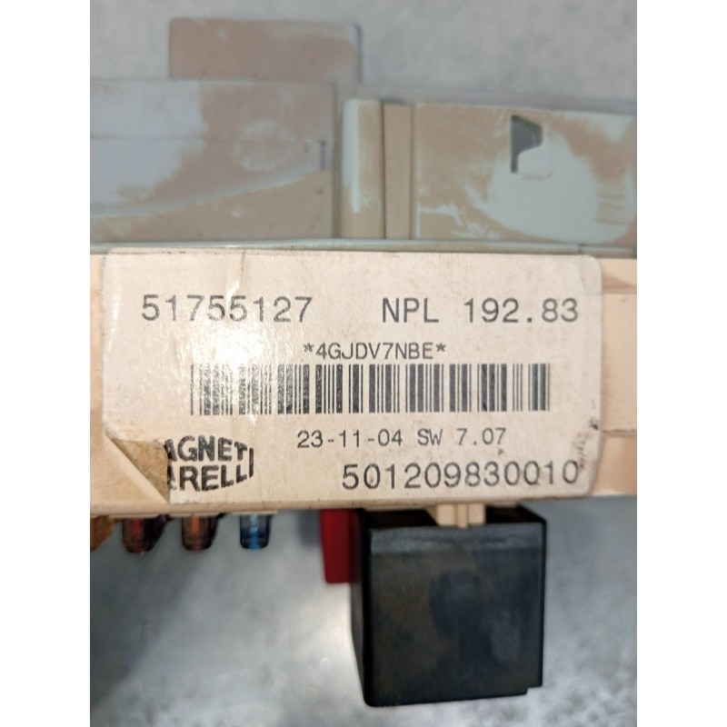 Recambio de caja reles / fusibles para fiat stilo (192) 1.9 multijet 140 m.schumacher referencia OEM IAM 51755127  