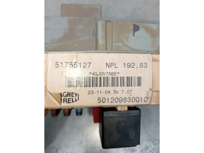 Recambio de caja reles / fusibles para fiat stilo (192) 1.9 multijet 140 m.schumacher referencia OEM IAM 51755127  