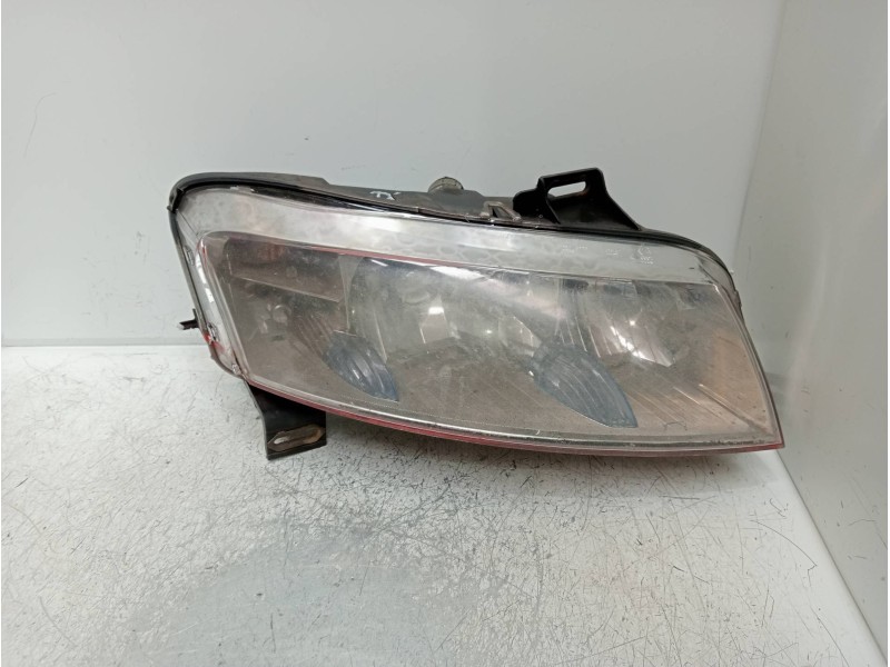 Recambio de faro derecho para fiat stilo (192) 1.9 multijet 140 m.schumacher referencia OEM IAM   