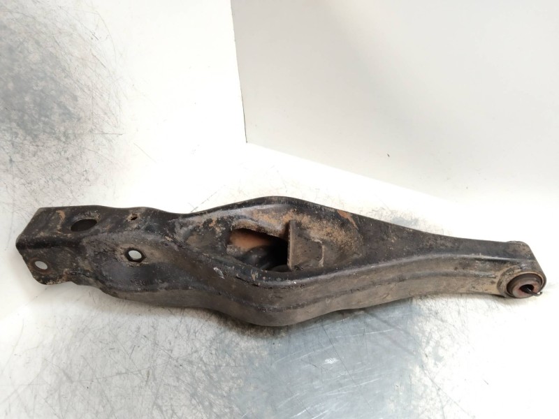 Recambio de brazo suspension inferior trasero izquierdo para mitsubishi montero (v60/v70) 2.5 td cat referencia OEM IAM   
