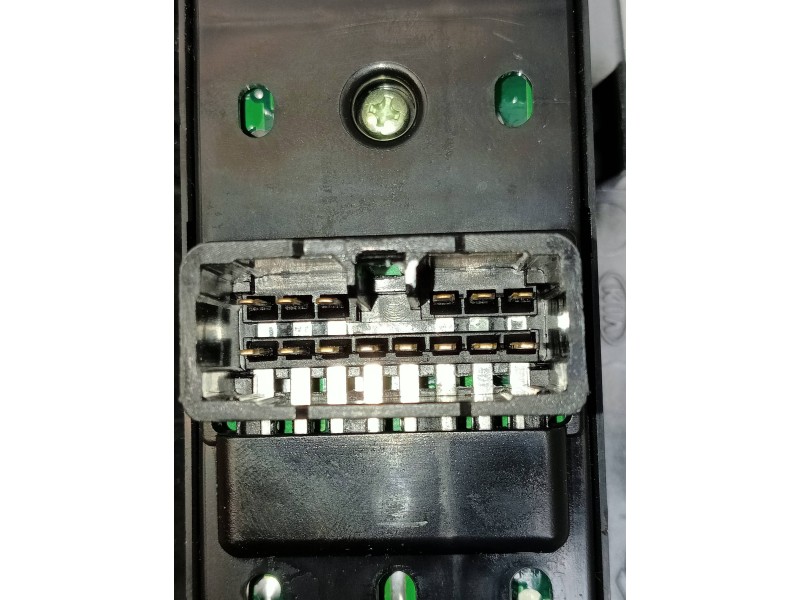 Recambio de mando elevalunas delantero izquierdo para kia sportage ex referencia OEM IAM   5P