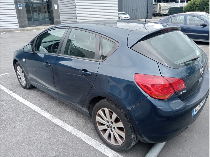 opel astra j lim. del año 2010