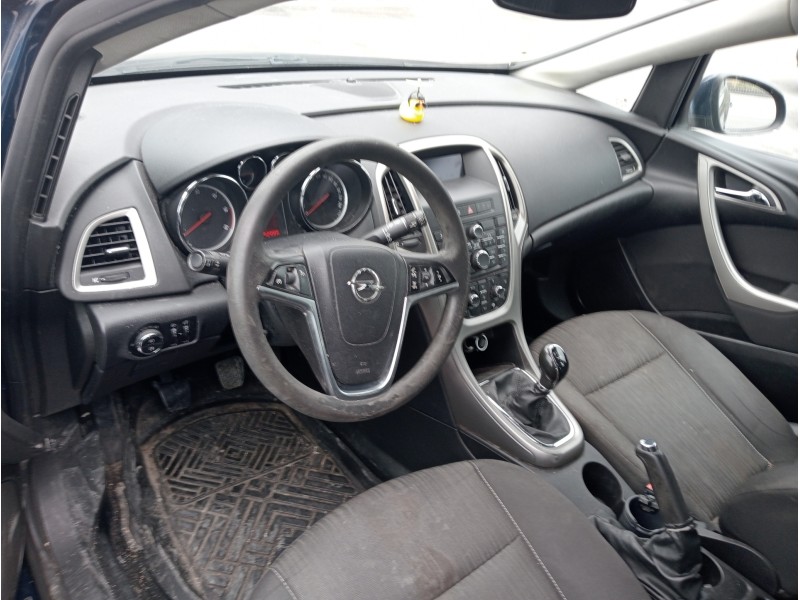 opel astra j lim. del año 2010
