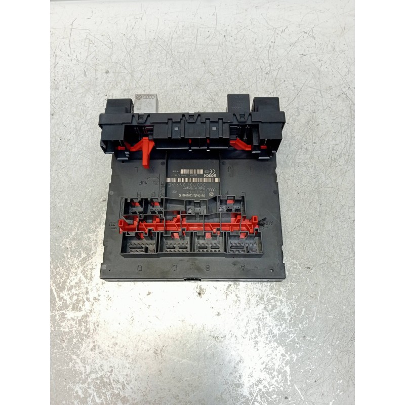 Recambio de caja reles / fusibles para volkswagen caddy ka/kb (2k) kombi referencia OEM IAM 3C0937049AE  OJO VER FOTOS