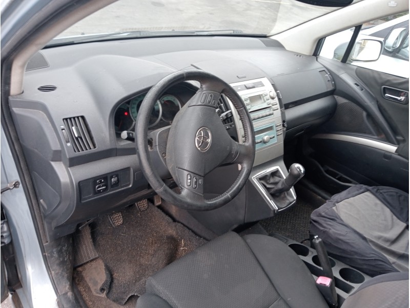 toyota corolla verso (r1) del año 2006