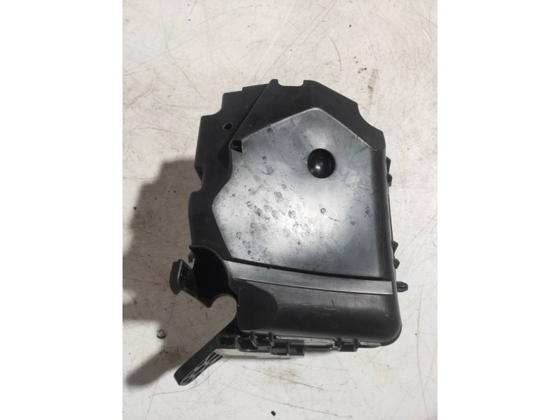 Recambio de caja reles / fusibles para hyundai i40 cw gl tecno referencia OEM IAM 1879001315 912033Z180 919513X140 