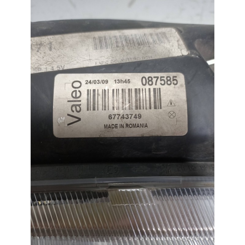 Recambio de faro derecho para seat cordoba berlina (6k2) stella referencia OEM IAM 67743749 087585 
