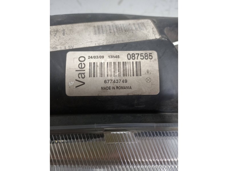 Recambio de faro derecho para seat cordoba berlina (6k2) stella referencia OEM IAM 67743749 087585 
