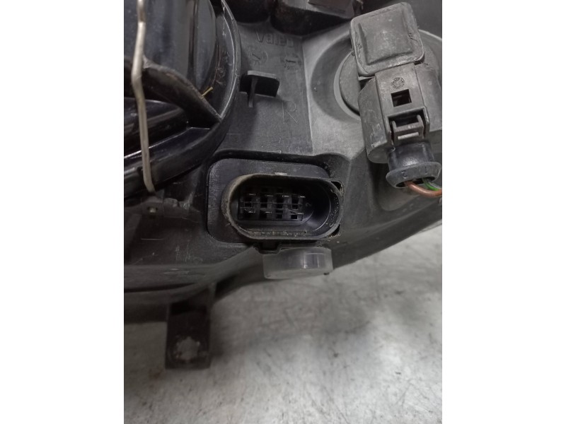 Recambio de faro derecho para seat cordoba berlina (6k2) stella referencia OEM IAM 67743749 087585 