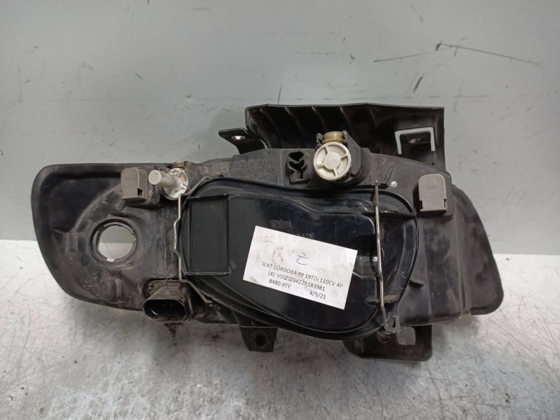 Recambio de faro izquierdo para seat cordoba berlina (6k2) signo referencia OEM IAM   