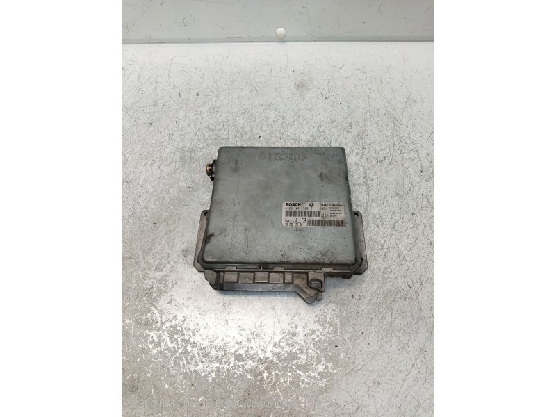 Recambio de centralita motor uce para peugeot 605 stdt referencia OEM IAM 0281001589 9628607180 