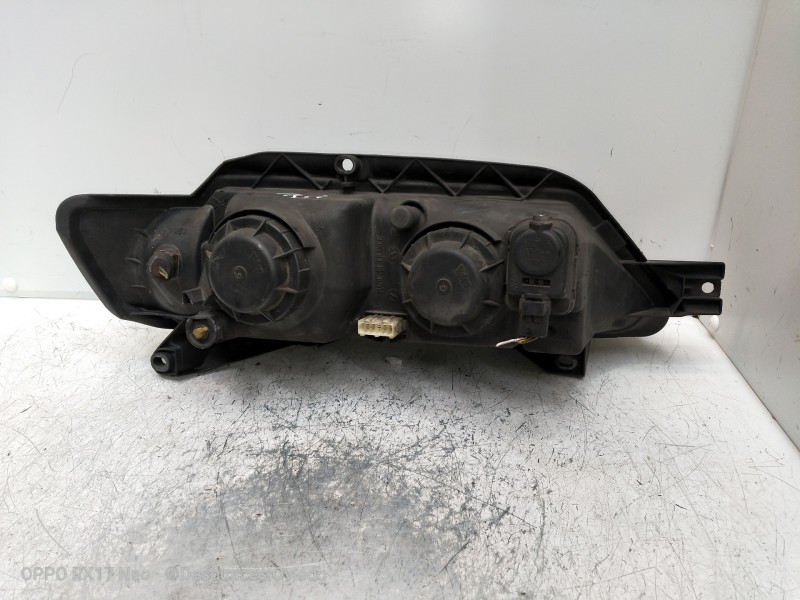 Recambio de faro izquierdo para peugeot 605 stdt referencia OEM IAM   