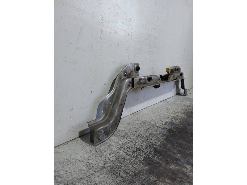 Recambio de panel frontal para daihatsu rocky 2.8 td referencia OEM IAM   