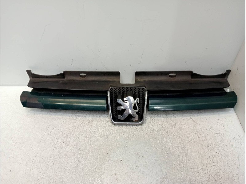Recambio de rejilla delantera para peugeot 605 stdt referencia OEM IAM 9627630777  
