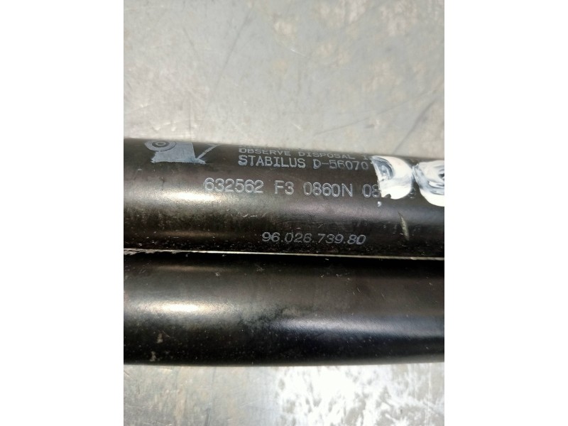 Recambio de amortiguadores capo para peugeot 605 stdt referencia OEM IAM 9602673980  