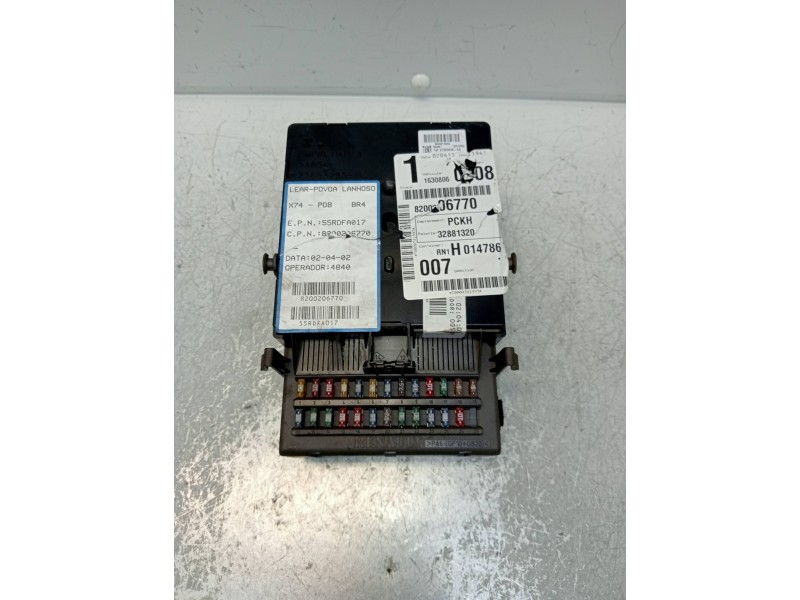 Recambio de caja reles / fusibles para renault laguna ii (bg0) dynamique referencia OEM IAM 8200004201  