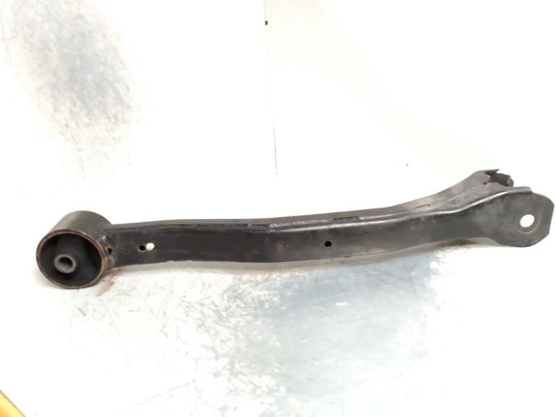Recambio de brazo suspension inferior trasero derecho para mitsubishi montero (v80/v90) 3.2 di-d intense (3-ptas.) referencia OE