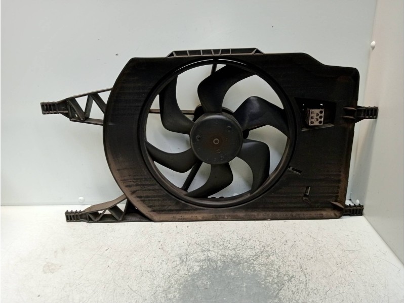Recambio de electroventilador para renault laguna ii (bg0) dynamique referencia OEM IAM 8200025635  