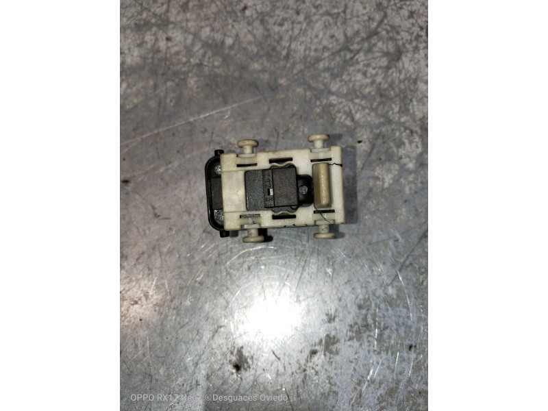 Recambio de mando elevalunas delantero derecho para mercedes clase c (w203) sportcoupe c 220 cdi (203.706) referencia OEM IAM A2