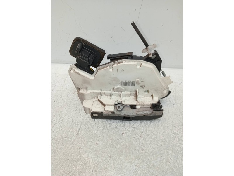 Recambio de motor cierre centralizado delantero derecho para skoda yeti ambition referencia OEM IAM 5K1837016D  5P