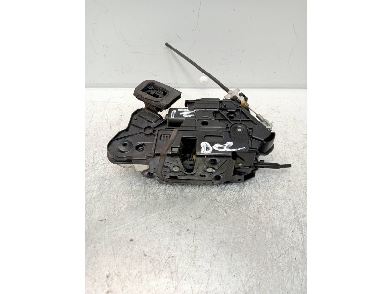 Recambio de motor cierre centralizado delantero izquierdo para skoda yeti ambition referencia OEM IAM 5K1837015D  5P