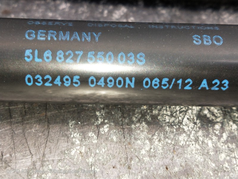 Recambio de amortiguadores maletero / porton para skoda yeti ambition referencia OEM IAM 5L682755003S 032495 0490N