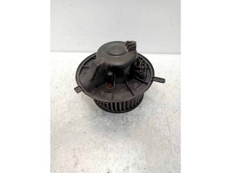 Recambio de motor calefaccion para skoda yeti ambition referencia OEM IAM 1K1819015C  