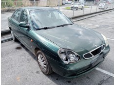 daewoo nubira berlina del año 2001