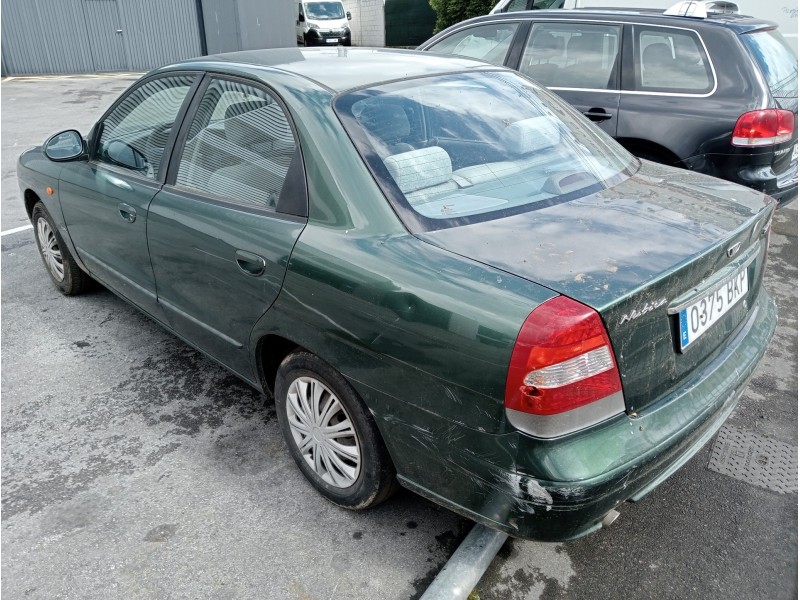 daewoo nubira berlina del año 2001