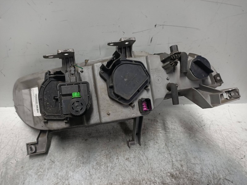 Recambio de faro derecho para mg rover mg zs zs 180 referencia OEM IAM   