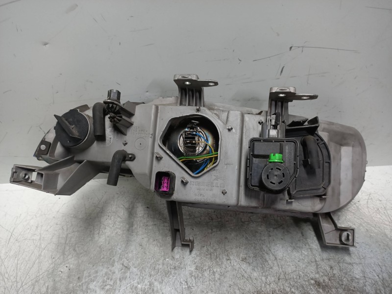 Recambio de faro izquierdo para mg rover mg zs zs 180 referencia OEM IAM   