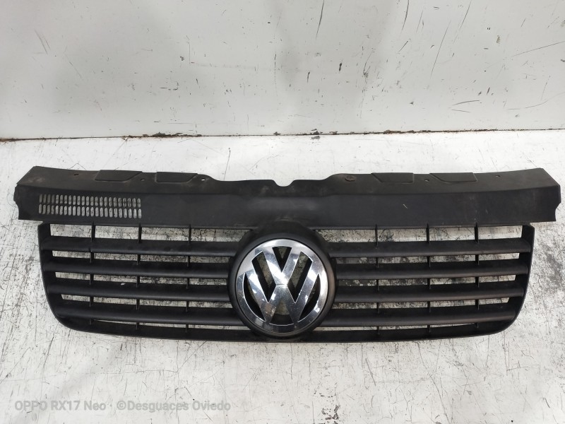 Recambio de rejilla delantera para volkswagen t5 transporter/furgoneta combi referencia OEM IAM 7H08071015  